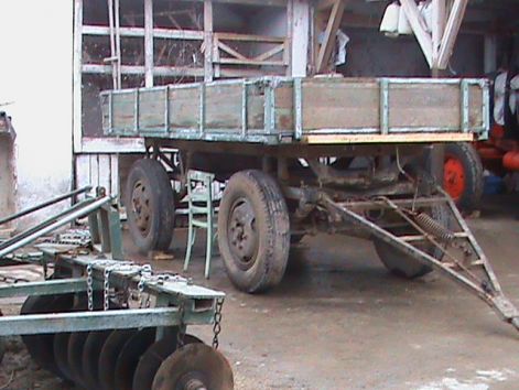 légfékes bilenőplatós pótkocsi